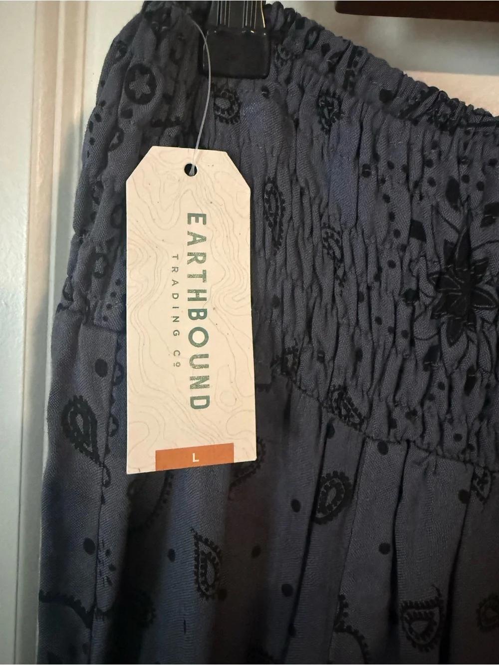 EARTHBOUND Gray Paisley-Print Maxi Skirt